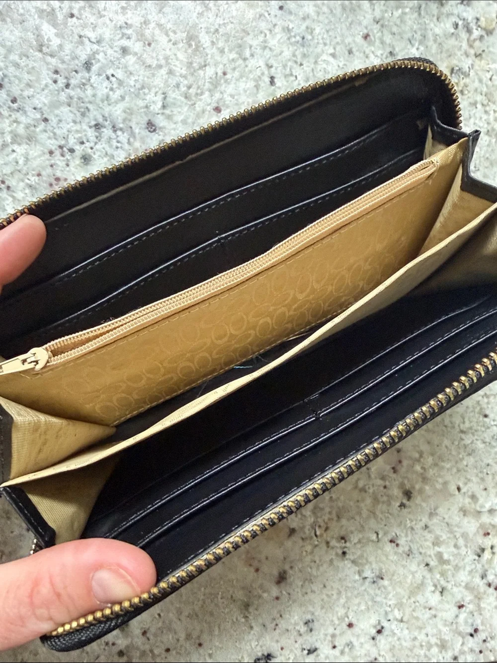 Coach Black Gold Buckle Wallet Y2K Leather Print Zipper Closure Vintage